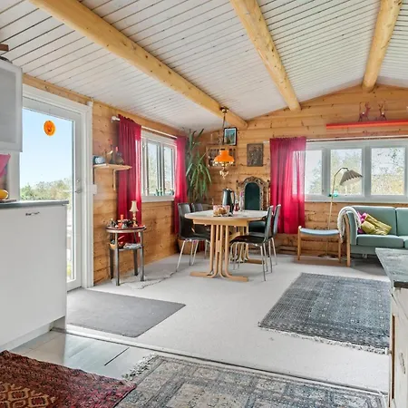 Feriehus 3 Bedroom Stunning In