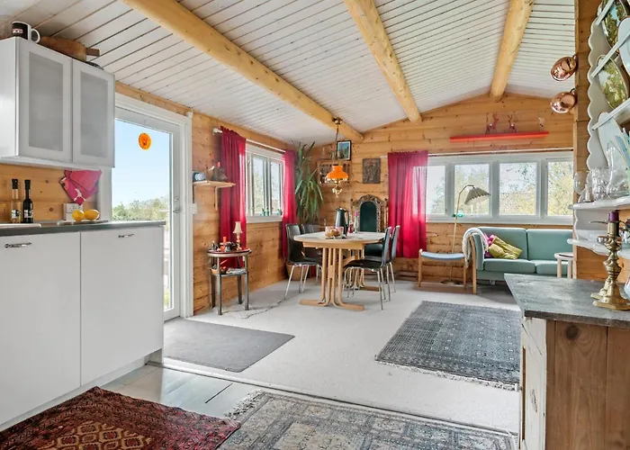 Feriehus 3 Bedroom Stunning In