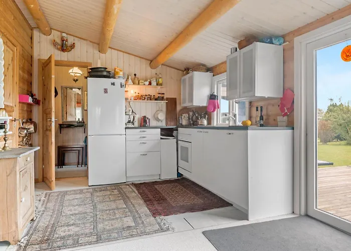 Feriehus 3 Bedroom Stunning In